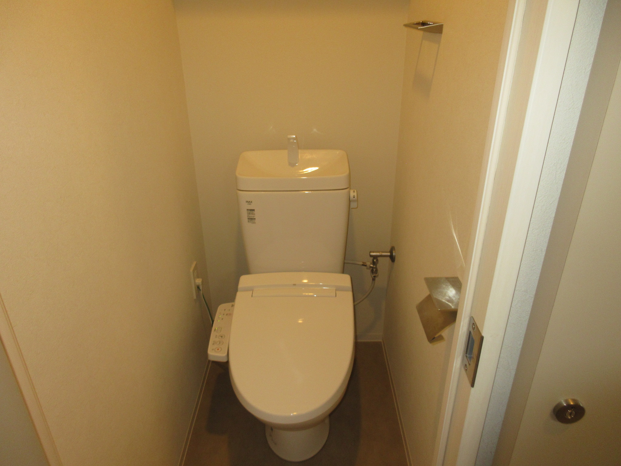 地下鉄谷町線 田辺駅 徒歩6分 9階建 築3年のトイレ写真