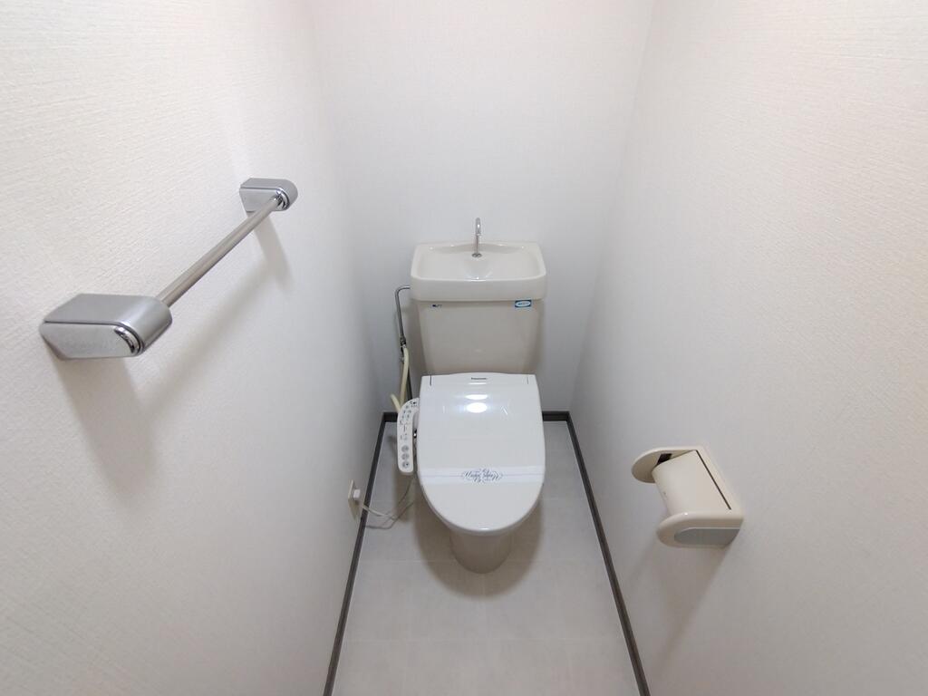 ＪＲ鹿児島本線 博多駅 徒歩19分 12階建 築35年のトイレ写真
