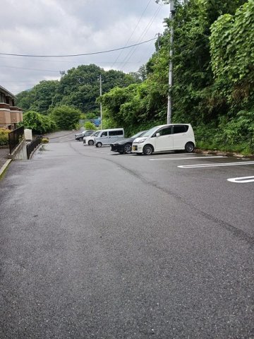 駐車場　車をお持ちの方に嬉しい駐車場付きの物件です