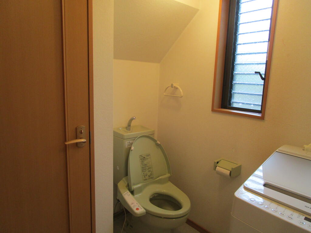 太田和貸家のトイレ写真