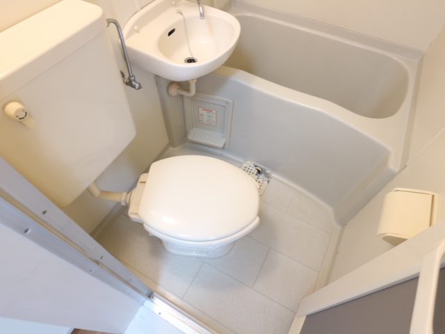 近鉄奈良線 近鉄奈良駅 徒歩4分 2階建 築32年のトイレ写真