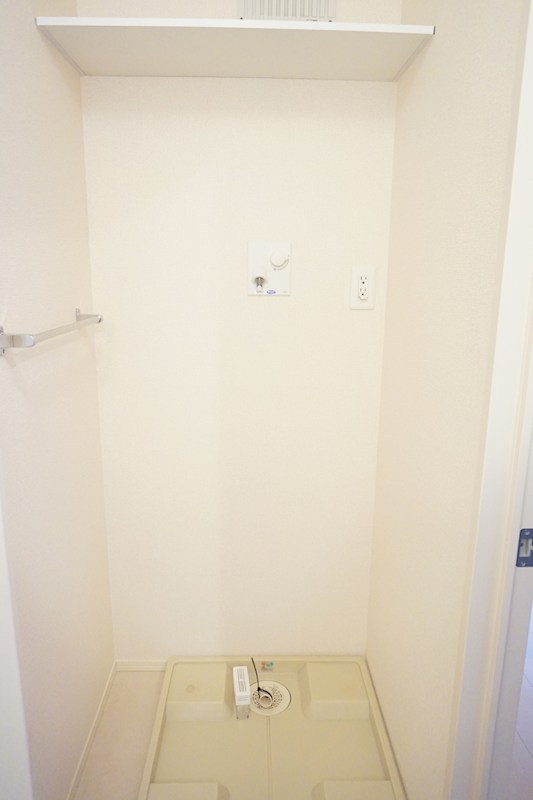 その他設備　※同アパート別部屋の参考写真です。実際は反転タイプ。