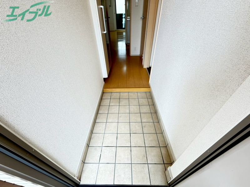 玄関　別部屋反転画像参考