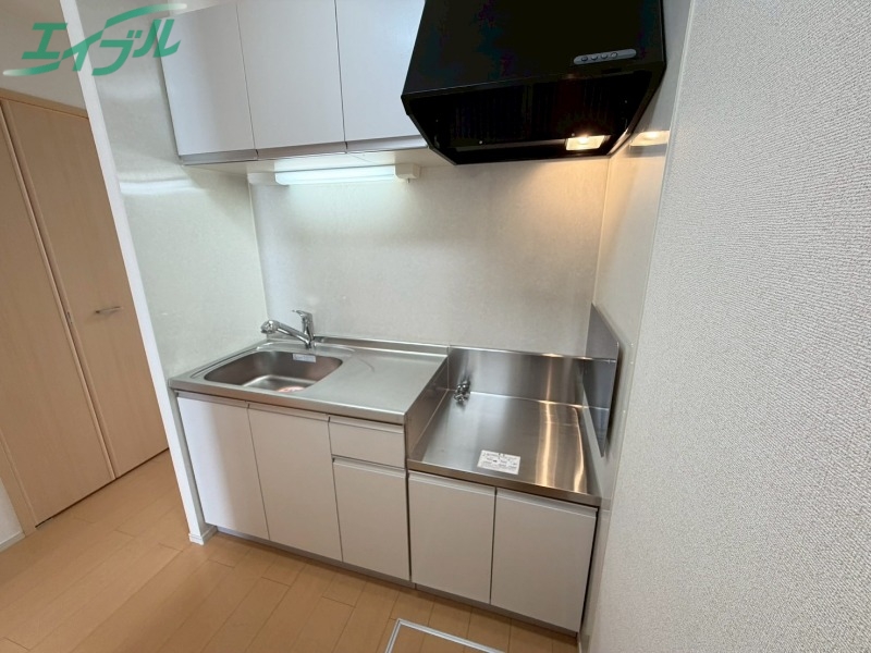 キッチン　別部屋反転画像参考