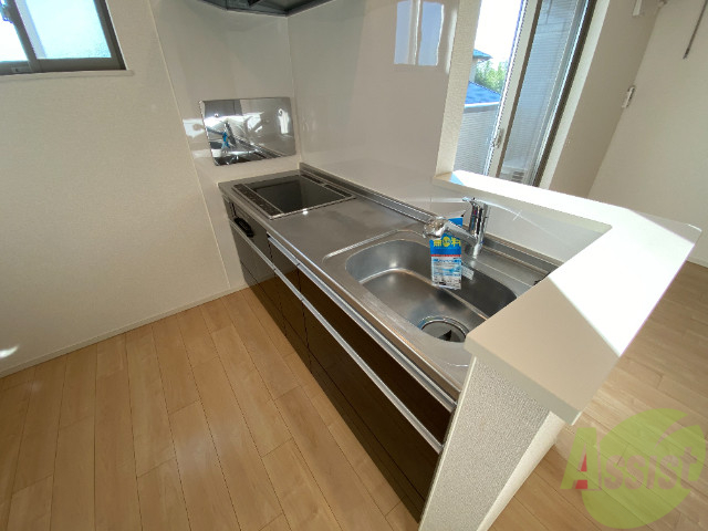 その他部屋・スペース　キッチンは広いですので、料理がしやすいですね。