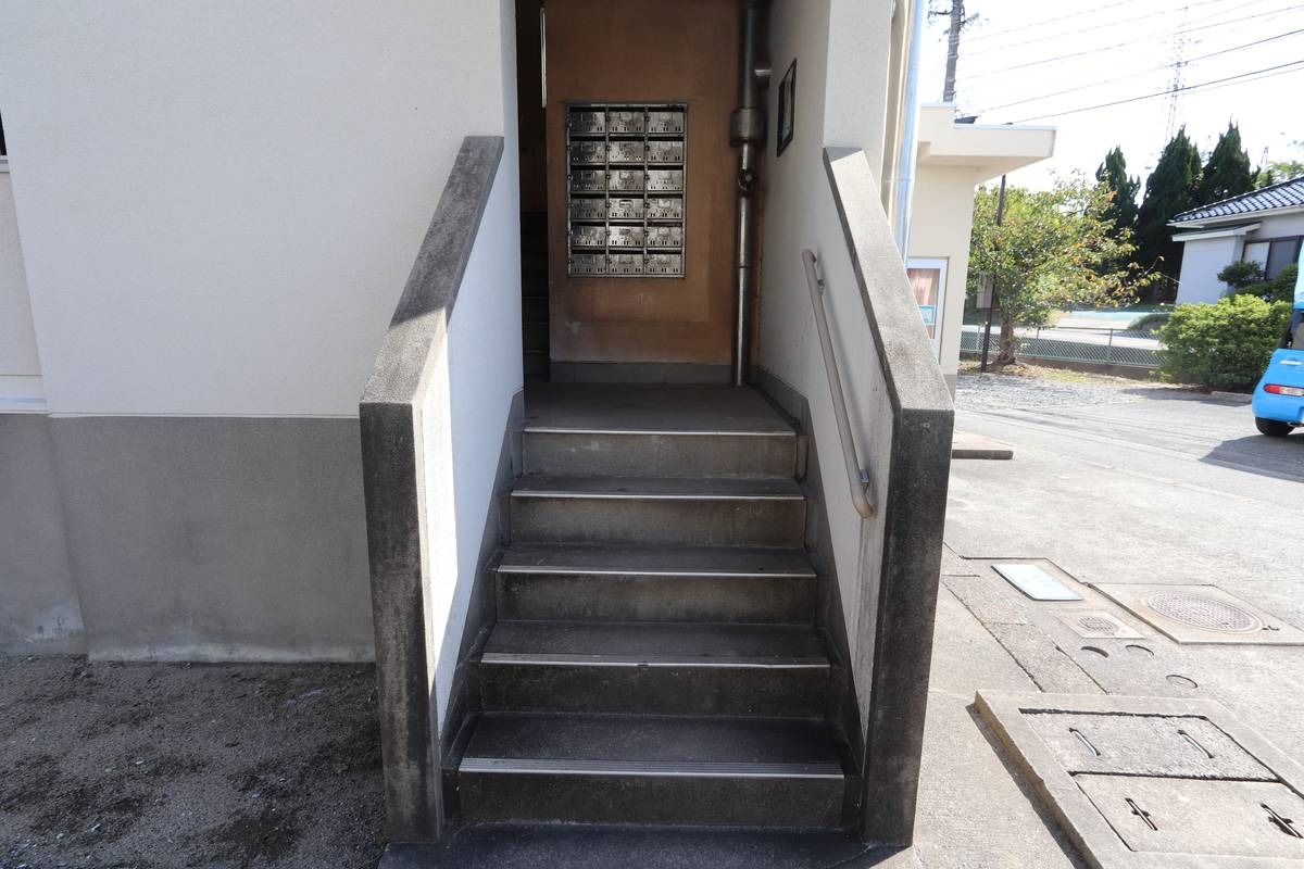ＪＲ山陰本線 敬川駅 徒歩13分 5階建 築54年の外観写真