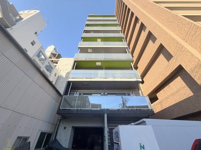 建物外観　モダンアパートメント大阪ドーム前