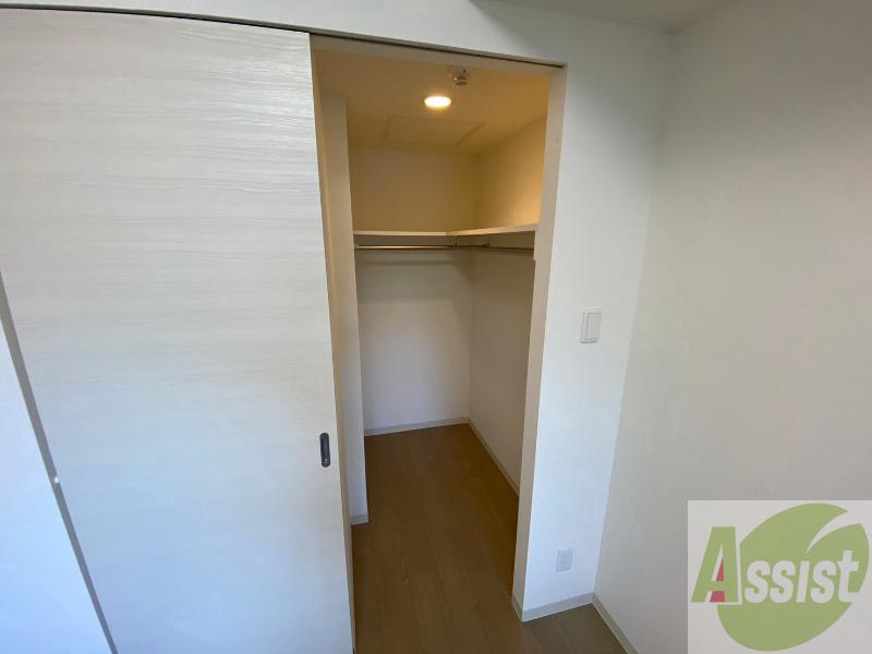 収納　寝室の収納です。部屋がすっきり片付きます。