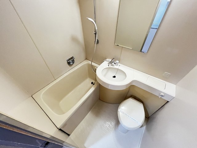 バス・シャワールーム　日々の疲れを癒すお風呂付です