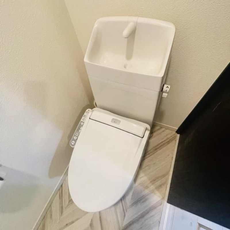 ＪＲ常磐線 金町駅 徒歩15分 3階建 築7年のトイレ写真