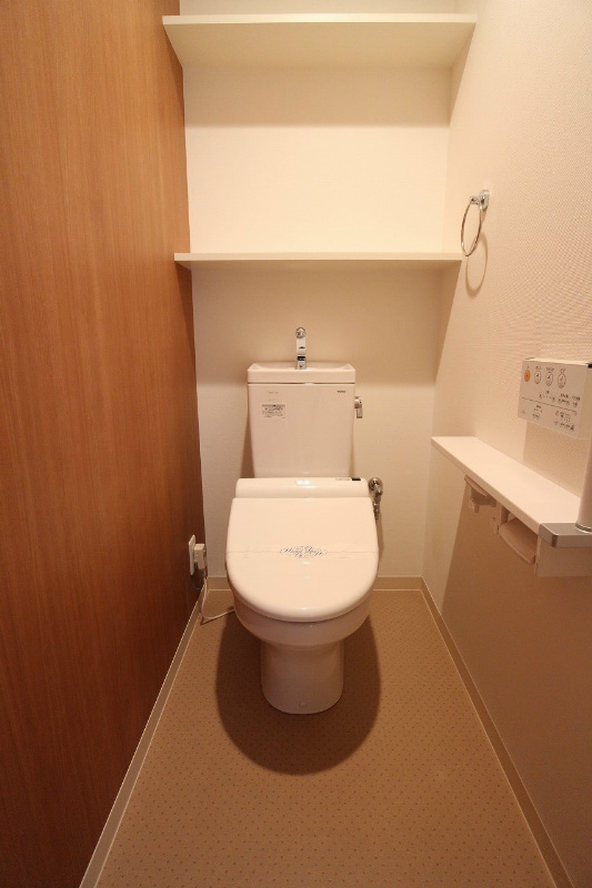 トイレ　ウォシュレット付
