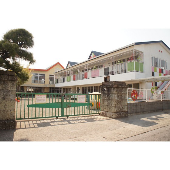 幼稚園・保育園　認定しらゆりこども園（幼稚園・保育園）まで254m