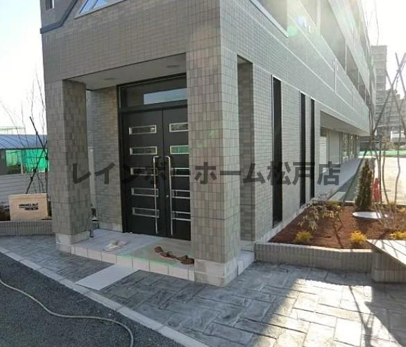 エントランス　建物の内部です