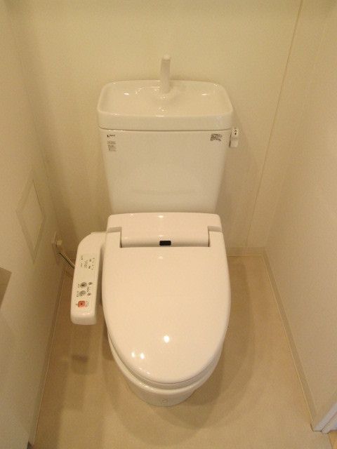 ＪＲ山手線 目黒駅 徒歩7分 10階建 築19年のトイレ写真