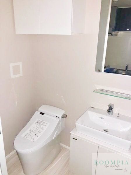 洗面設備　※同タイプの別のお部屋です。