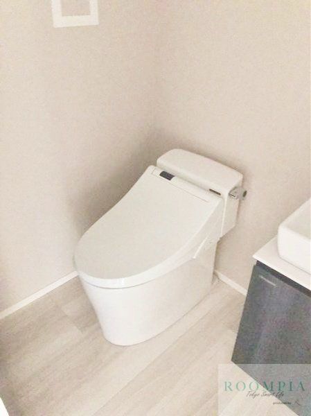 トイレ　※同タイプの別のお部屋です。