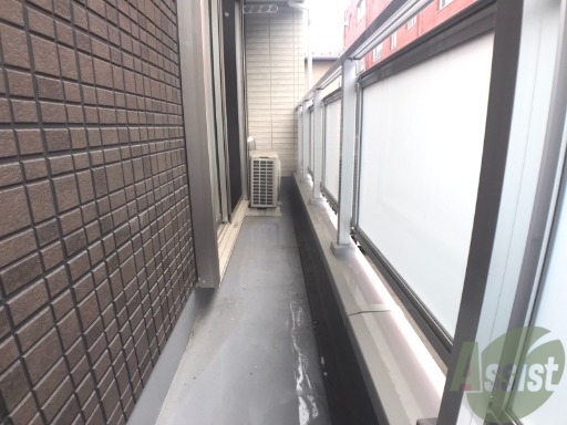 バルコニー　バルコニーは幅もしっかりあって洗濯物がはかどりそうですね。