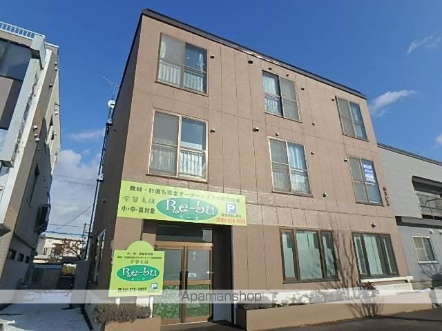 地下鉄東西線 南郷１８丁目駅 バス乗車時間：7分 最寄りバス停で下車 徒歩2分 築42年
