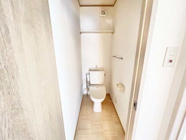 ＪＲ総武本線 四街道駅 徒歩8分 2階建 築30年のトイレ写真