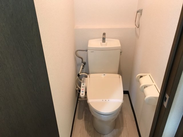 トイレ　シャワー付トイレ