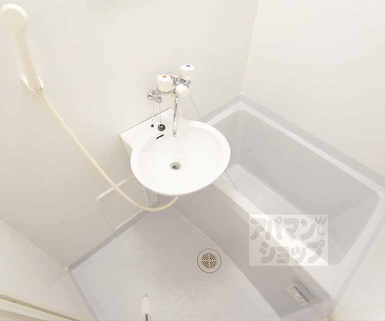 レオパレス万里小路の風呂写真