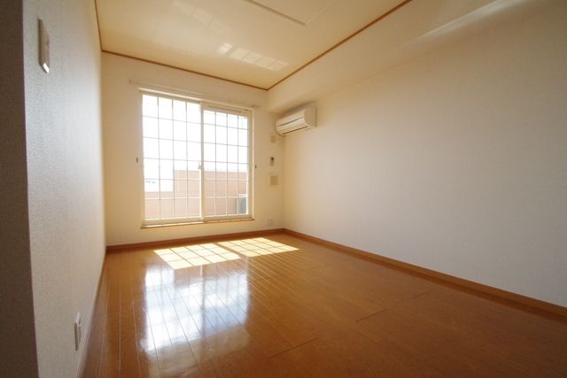 居室・リビング　★日当たりの良いお部屋です★
