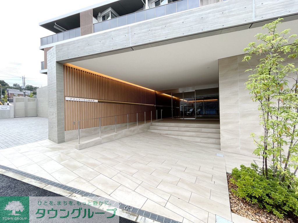 エントランス　★お部屋探しはタウンハウジング稲田堤店まで★