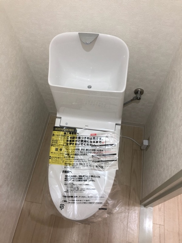 トイレ　便器及び便座を新規交換致しました。ウォシュレット付きです。