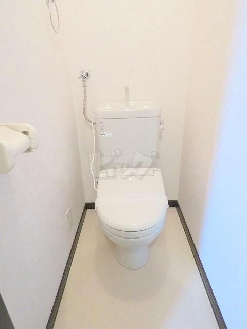トイレ　弊社ではウォシュレットの取付もお手頃価格で承っております♪