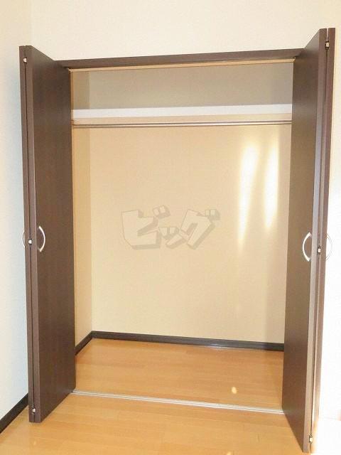 収納　衣類の収納に便利なクローゼットが付いています！