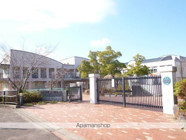 中学校　有野中学校（中学校）まで820m