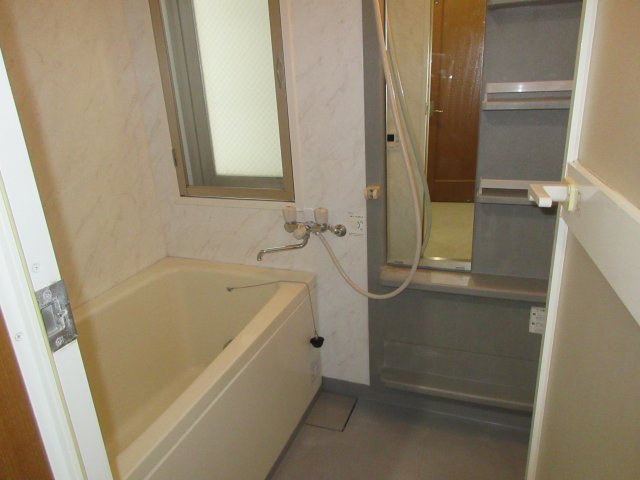 バス・シャワールーム　別部屋同タイプ