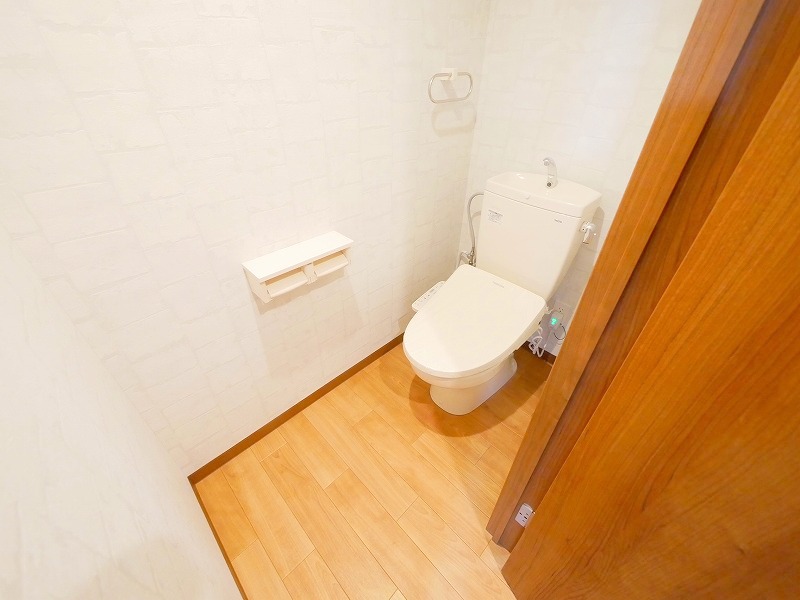 トイレ　清潔感のあるウォシュレット付きのトイレです♪
