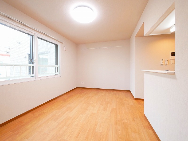 居室・リビング　温かみのある内装のお部屋です♪