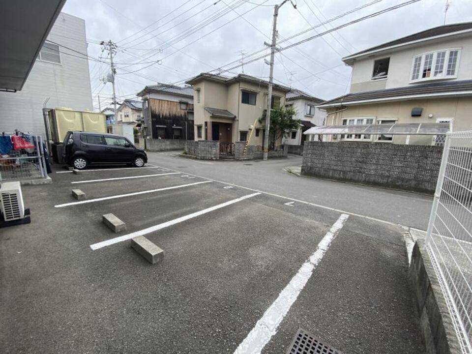 駐車場　駐車場