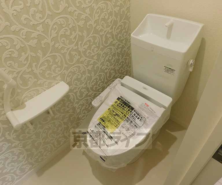 トイレ　嬉しいウォシュレット付・