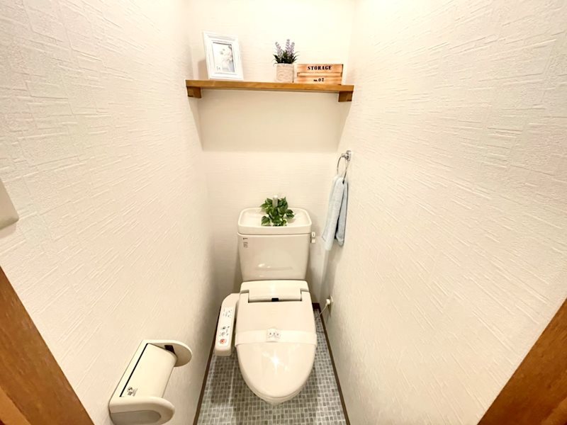 トイレ　※同タイプ別号室の写真です★（実際のお部屋とは異なります）