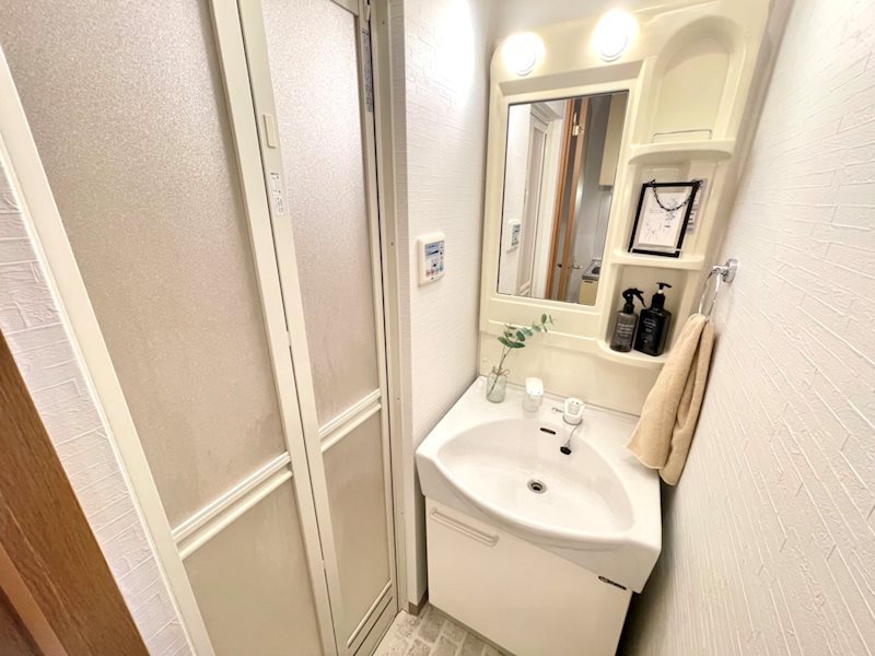 洗面設備　※同タイプ別号室の写真です★（実際のお部屋とは異なります）