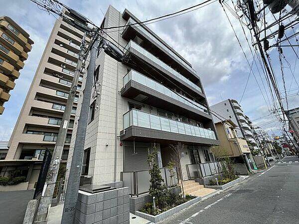 建物外観　オートロック完備