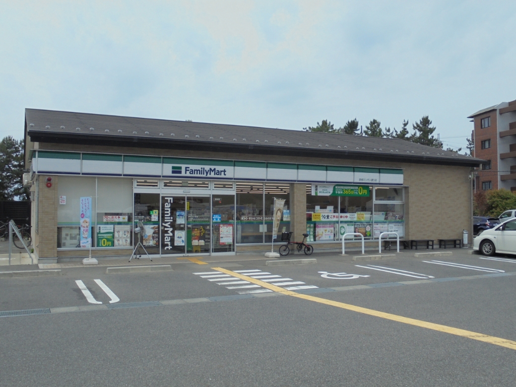 コンビニ　ファミリーマート 彦根ミシガン通り店（コンビニ）まで669m
