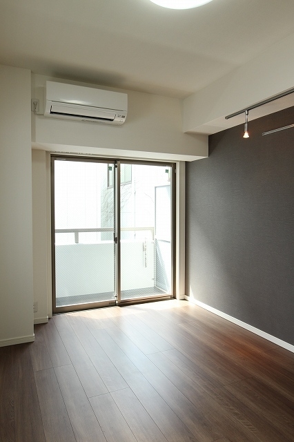 居室・リビング　【参考】同建物内の別のお部屋の画像です