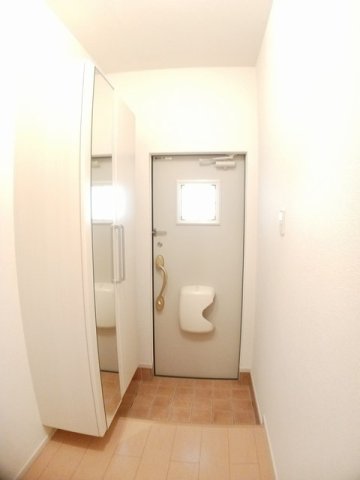 玄関　落ち着いた玄関です