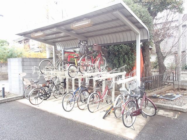 その他共有部分　屋根付き駐輪場です。