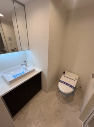 洗面設備　同タイプ、別部屋のお写真（仕様等が異なる場合がございます）