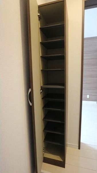REGALEST シャルマンKの玄関写真