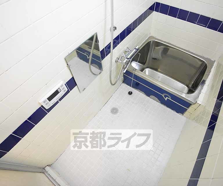 バス・シャワールーム　洗い場が広いお風呂です。