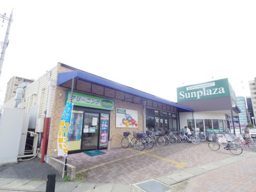 【橿原市新口町のアパートのスーパー】