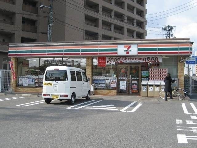 【広島市中区南千田東町のマンションのコンビニ】