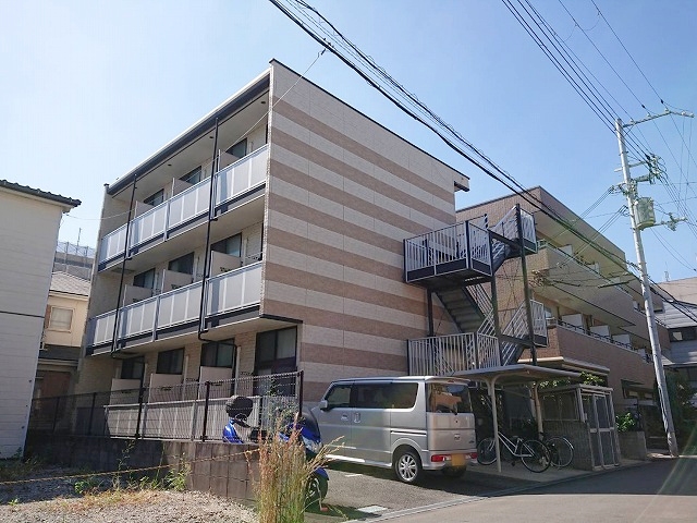 尼崎市西長洲町のマンションの建物外観