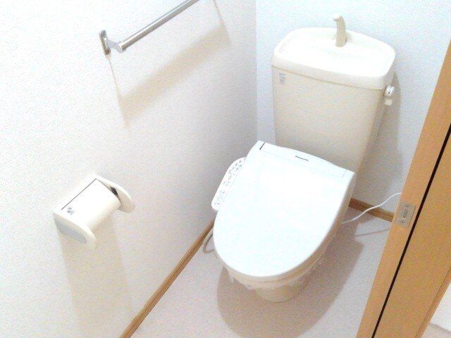 【グリーンガーデンIIIのトイレ】